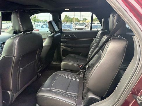 Used 2018 Ford Explorer Platinum AWD/4WD image 18