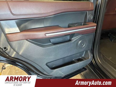 Used 2024 Ford Expedition Limited image 25