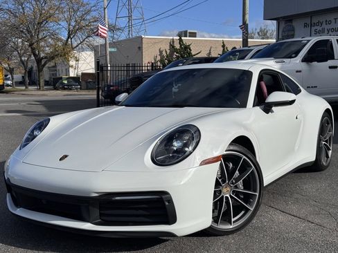 Used 2021 Porsche 911 Carrera image 3