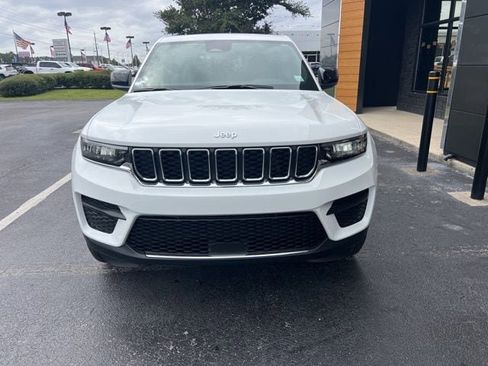 New 2025 Jeep Grand Cherokee Laredo X image 3