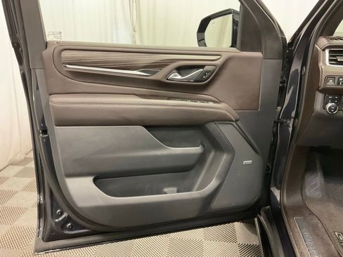 Used 2024 GMC Yukon XL Denali w/ Denali Reserve Package AWD/4WD image 15