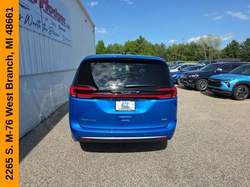 New 2027 Chrysler Pacifica Select AWD/4WD image 7