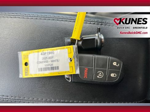 Used 2025 Jeep Compass Limited AWD/4WD image 17