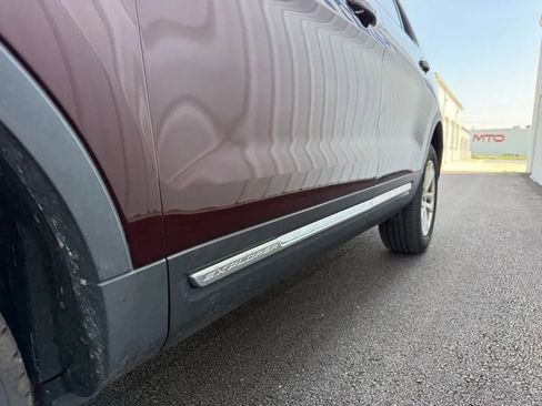 Used 2018 Ford Explorer XLT w/ Class II Trailer Tow Package AWD/4WD image 4