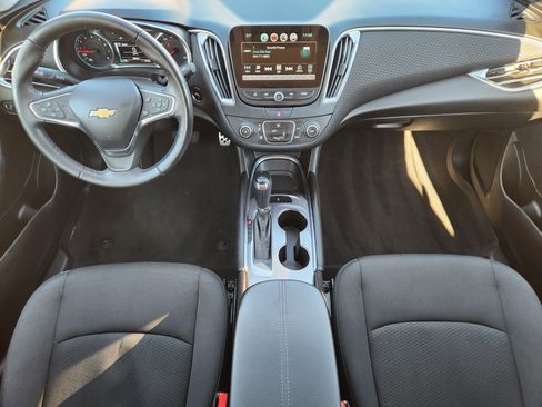 Used 2017 Chevrolet Malibu LT image 25