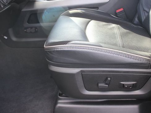 Used 2024 RAM 3500 Laramie w/ Night Edition image 21