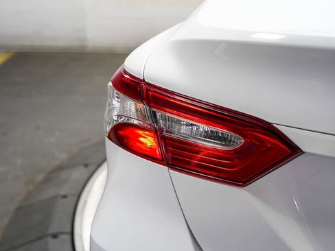 Certified 2019 Toyota Camry LE FWD image 11