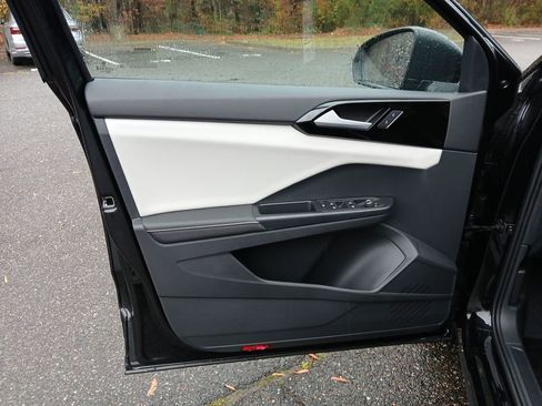 New 2026 Volkswagen Taos S image 10