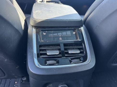 Used 2021 Volvo XC90 T8 Inscription Expression w/ Climate Package image 32