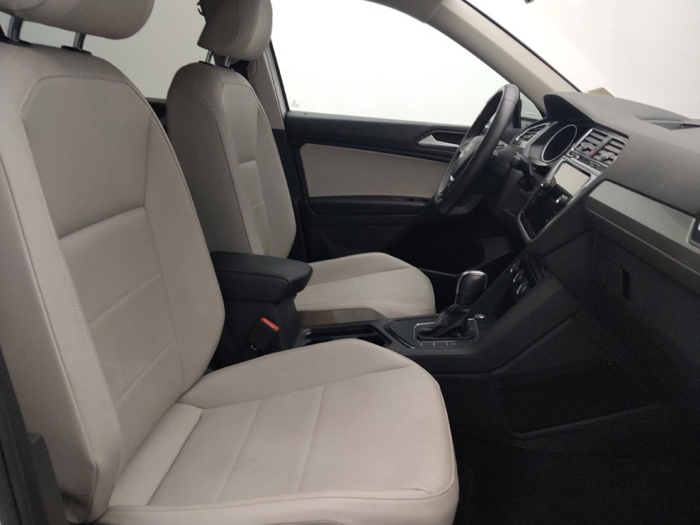 Used 2021 Volkswagen Tiguan SE FWD image 21