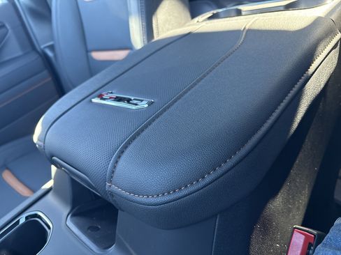 New 2026 GMC Sierra 2500 AT4 w/ AT4 Premium Plus Package AWD/4WD image 31