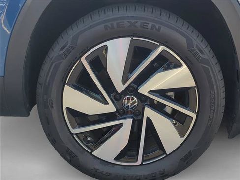 Used 2026 Volkswagen Atlas SE FWD image 9