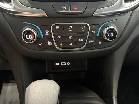 Used 2024 Chevrolet Equinox LT w/ LPO, Floor Liner Package FWD image 18