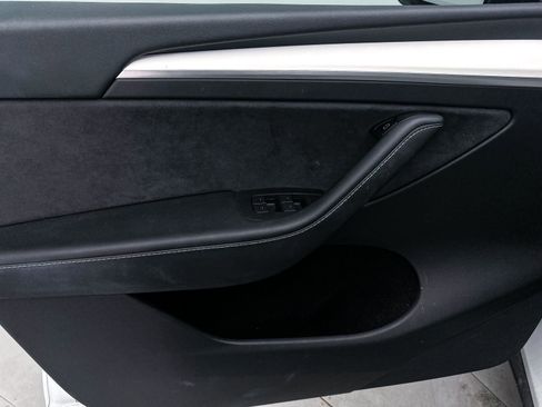 Used 2022 Tesla Model Y Performance AWD/4WD image 16