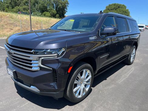 Used 2022 Chevrolet Suburban High Country w/ Max Trailering Package AWD/4WD image 5
