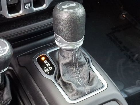 Used 2025 Jeep Wrangler Sport S image 14