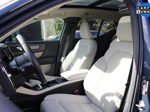 Used 2021 Volvo XC40 T5 Inscription w/ Advanced Package image 8