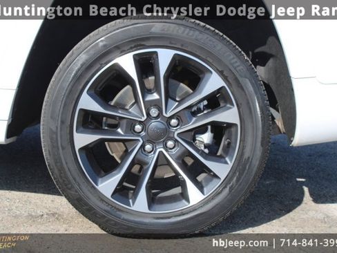 Used 2021 Jeep Grand Cherokee L Overland w/ Luxury Tech Group IV image 8