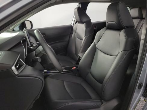 Used 2024 Toyota Corolla Cross XLE w/ Convenience Package AWD/4WD image 14