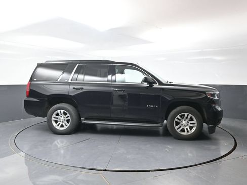 Used 2016 Chevrolet Tahoe LT w/ Luxury Package AWD/4WD image 2
