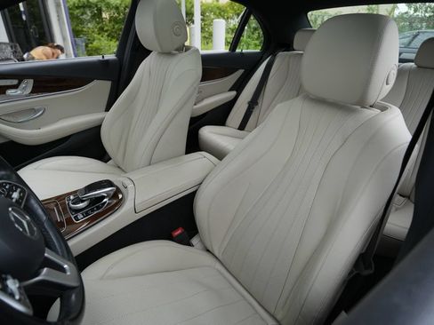 Used 2019 Mercedes-Benz E 300 4MATIC image 24