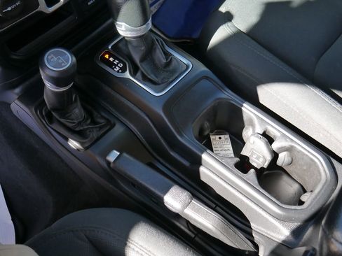 Used 2021 Jeep Wrangler Unlimited Sport image 29