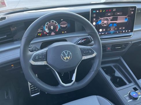 New 2026 Volkswagen Tiguan SE R-Line image 32