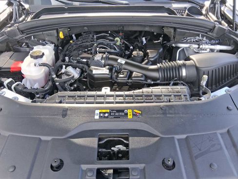 Used 2023 Jeep Grand Cherokee Altitude image 8