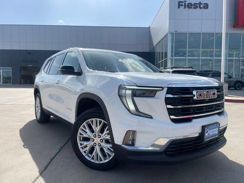 Used 2024 GMC Acadia Elevation FWD image 1