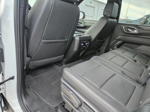 Used 2024 Chevrolet Tahoe LT w/ Luxury Package image 10