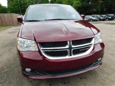 Used 2018 Dodge Grand Caravan SXT FWD image 9