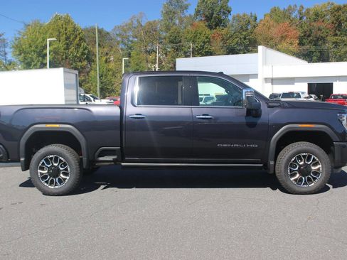 New 2025 GMC Sierra 3500 Denali Ultimate image 8