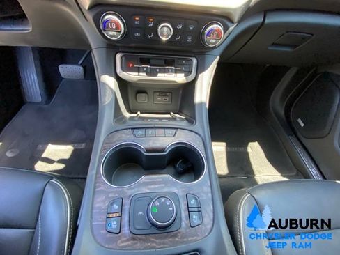 Used 2020 GMC Acadia Denali w/ Denali Ultimate Package AWD/4WD image 46