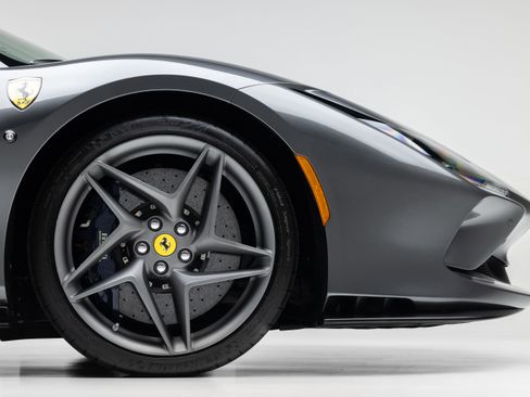 Certified 2022 Ferrari F8 Tributo RWD image 20