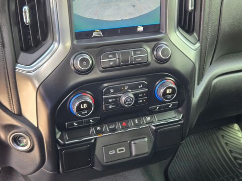 Used 2019 Chevrolet Silverado 1500 LT w/ Texas Edition image 19