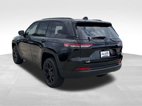 New 2025 Jeep Grand Cherokee Altitude RWD image 6