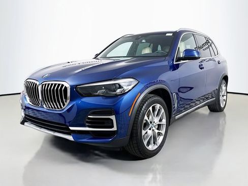 Used 2022 BMW X5 xDrive40i w/ Premium Package image 3