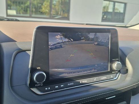 Used 2023 Nissan Rogue SV FWD image 13