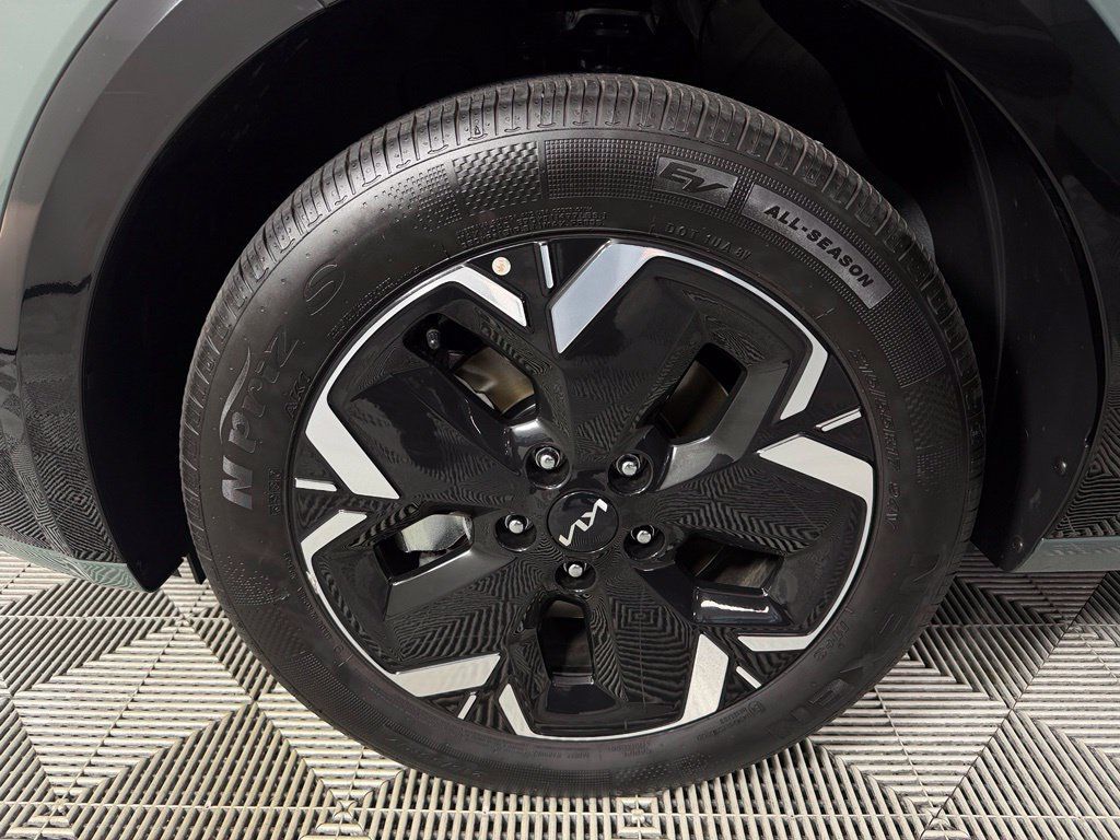 Used 2026 Kia Niro Wind FWD image 12