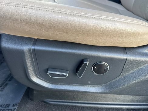 Used 2024 Ford Expedition Limited image 14