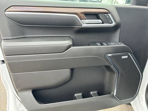 Used 2023 Chevrolet Silverado 1500 RST AWD/4WD image 12