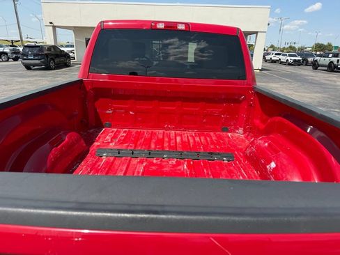 Used 2017 RAM 2500 Tradesman w/ Chrome Appearance Group AWD/4WD image 23