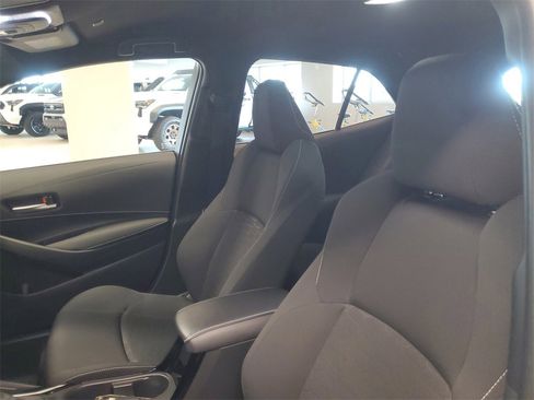 Used 2025 Toyota Corolla SE image 16