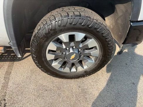 Used 2021 Chevrolet Silverado 2500 Custom w/ Custom Value Package AWD/4WD image 38