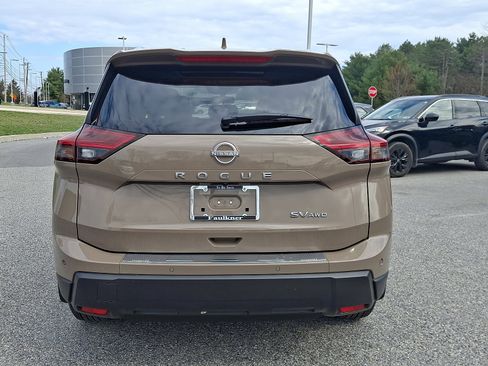 Certified 2024 Nissan Rogue SV w/ SV Premium Package image 5