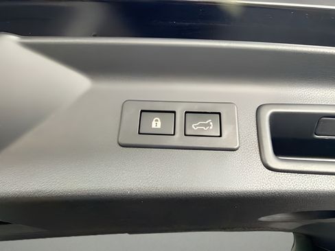 Certified 2025 Subaru Forester Touring AWD/4WD image 39