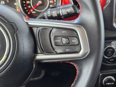 Used 2018 Jeep Wrangler Unlimited Rubicon AWD/4WD image 13