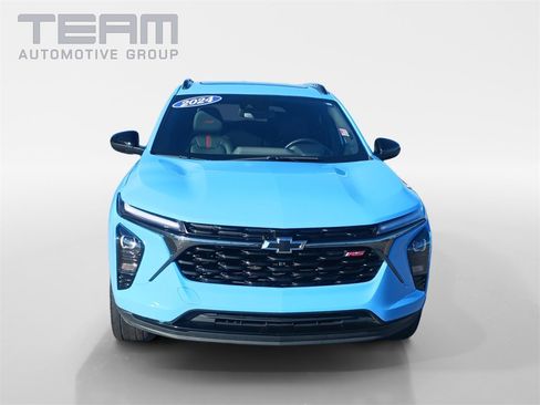 Used 2024 Chevrolet Trax RS w/ Sunroof Package image 2