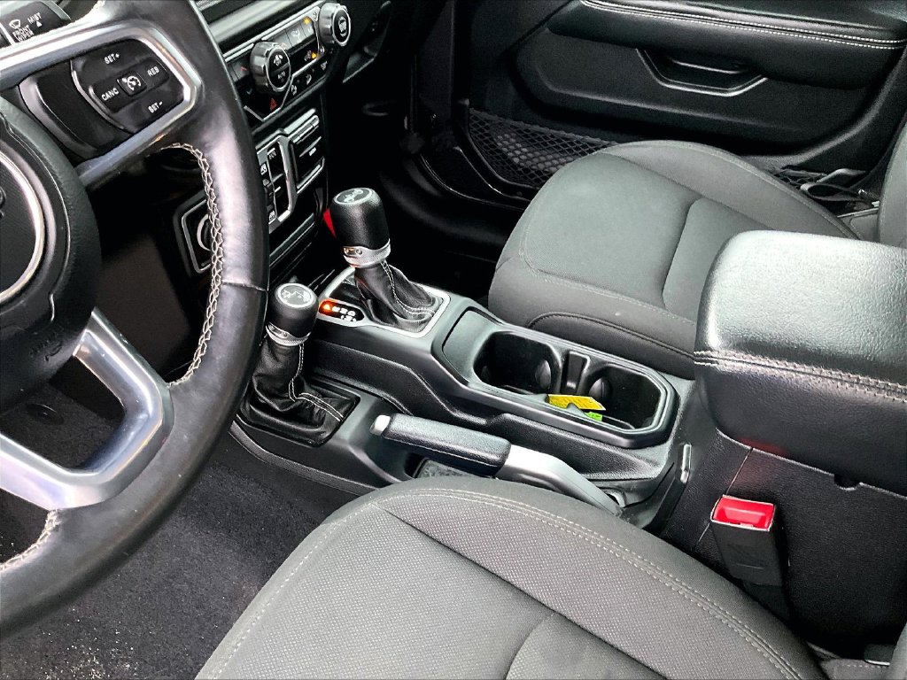 Used 2018 Jeep Wrangler Unlimited Sahara w/ Safety Group AWD/4WD image 20