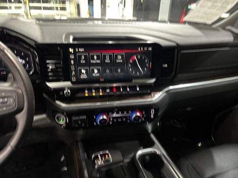 Used 2022 GMC Sierra 1500 Elevation w/ Elevation Premium Package AWD/4WD image 24